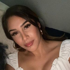 Meet your Posher, Desiree